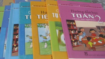 Sách giáo khoa mới: Đừng dồn hết mọi thứ lên người học
